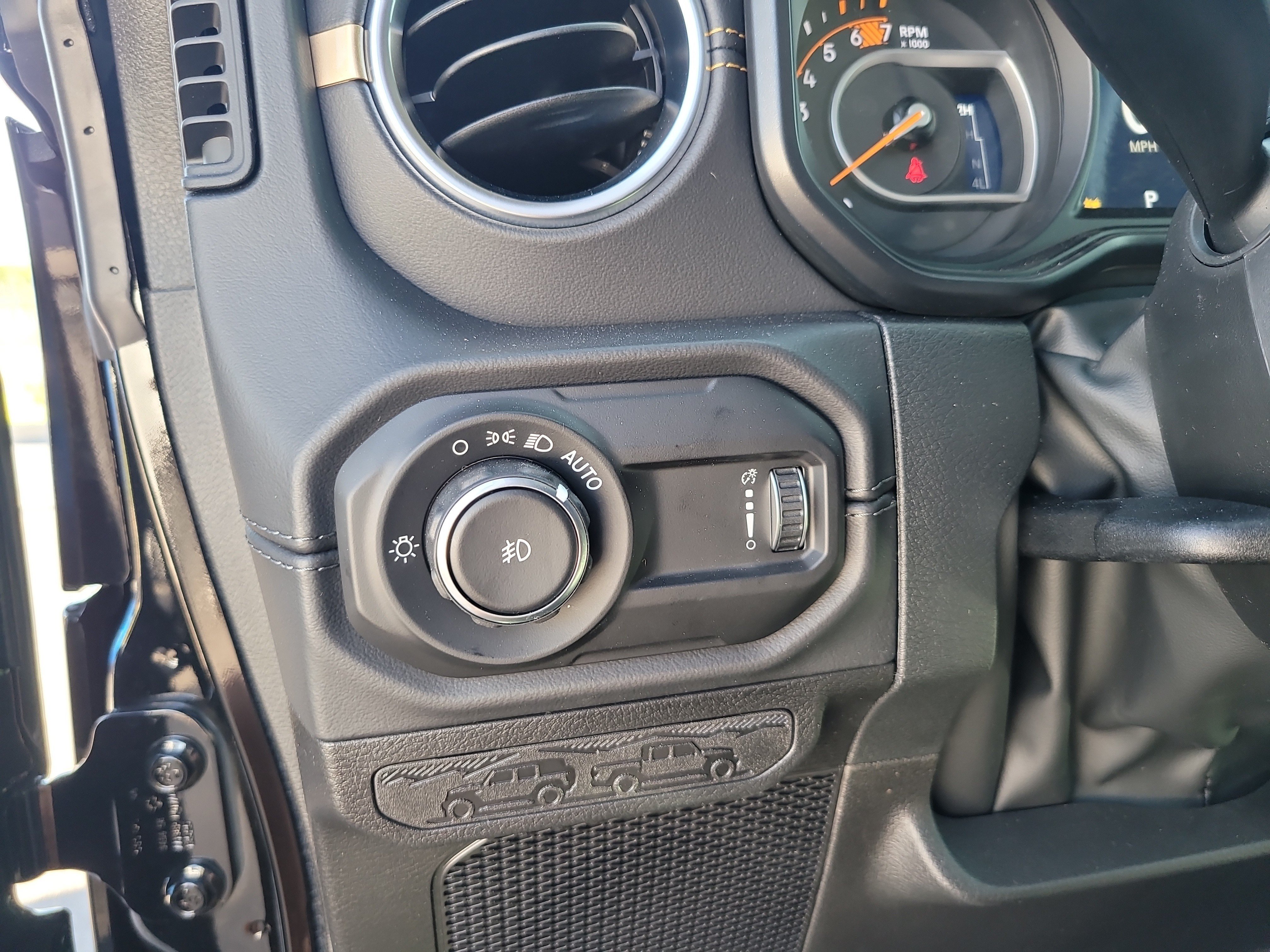 New 2026 Jeep Wrangler Unlimited Sahara AWD/4WD image 20