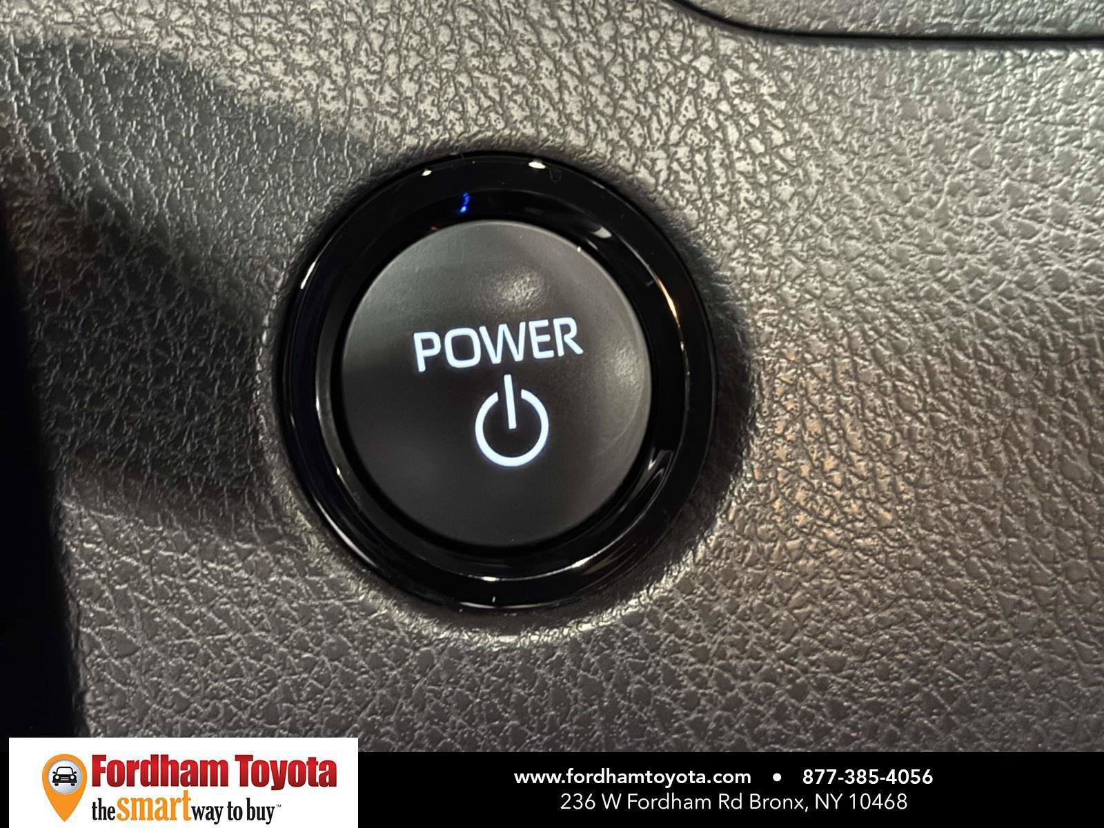 Used 2025 Toyota Camry SE FWD image 25