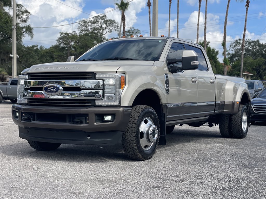Used 2017 Ford F350 King Ranch w/ King Ranch Ultimate Package AWD/4WD image 12