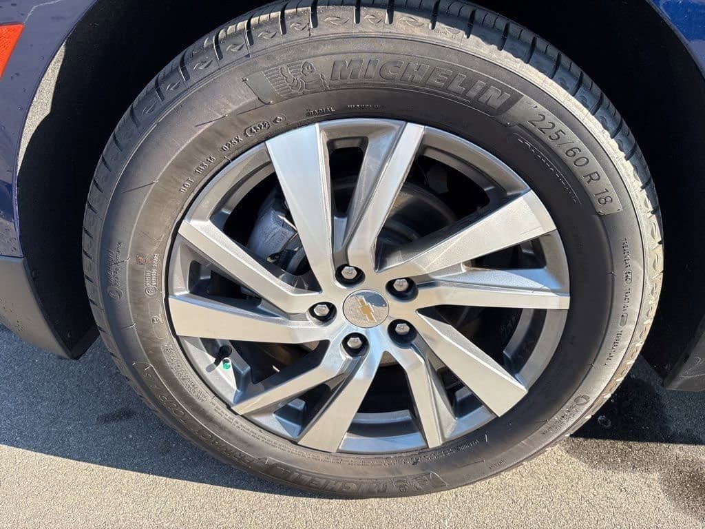 Used 2023 Chevrolet Equinox Premier image 10