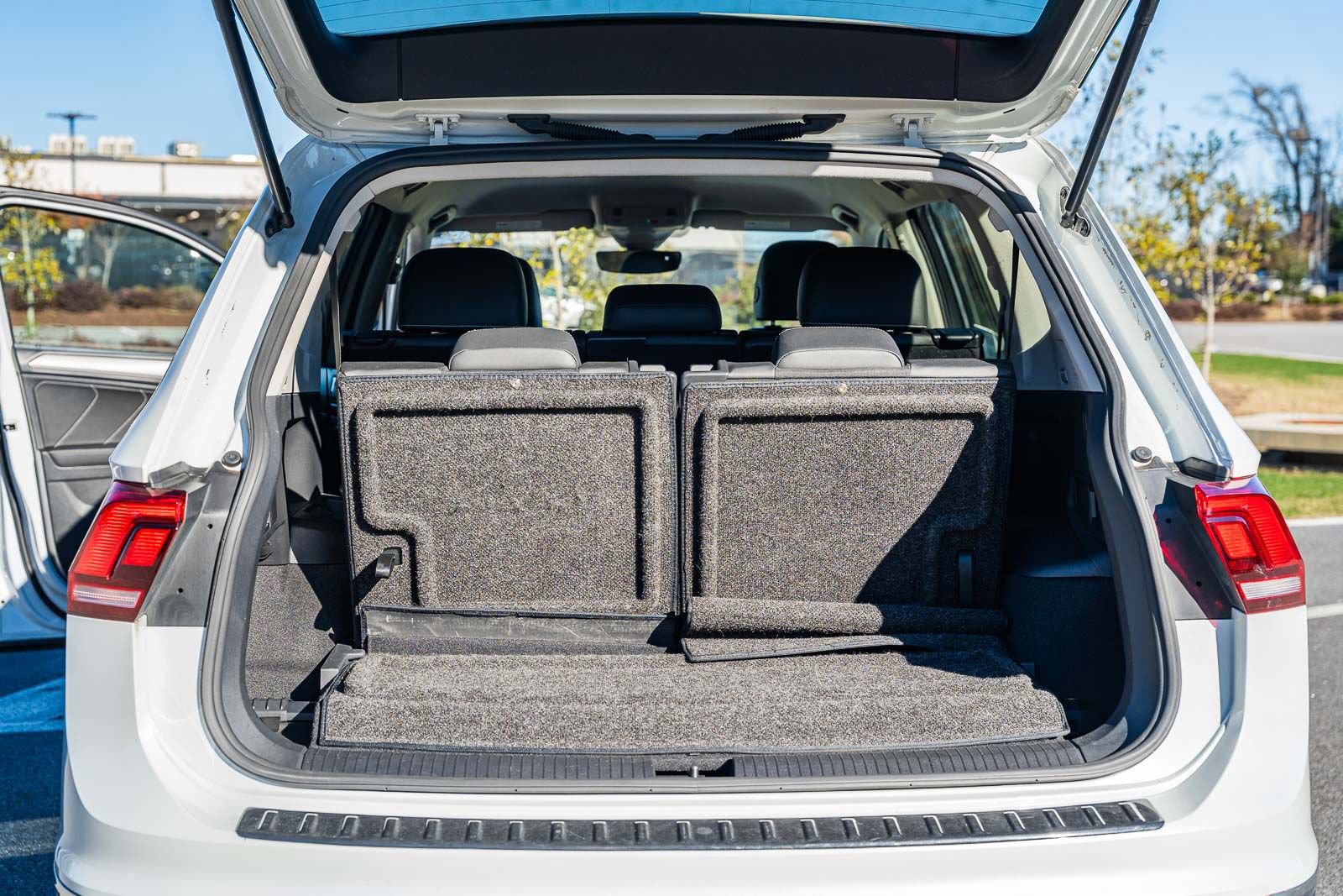 Used 2023 Volkswagen Tiguan SE image 18