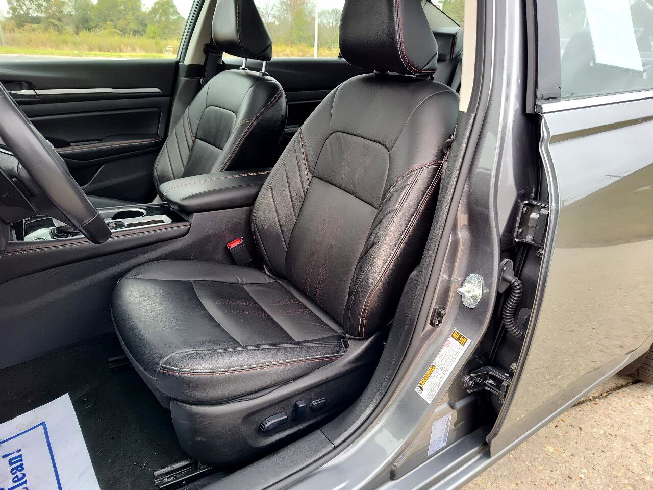 Used 2024 Nissan Altima 2.5 SR w/ SR Premium Package image 16