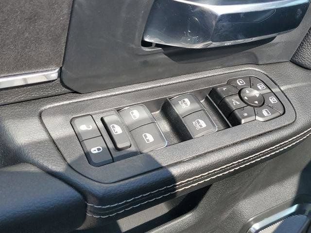 New 2026 RAM 2500 Laramie AWD/4WD image 16