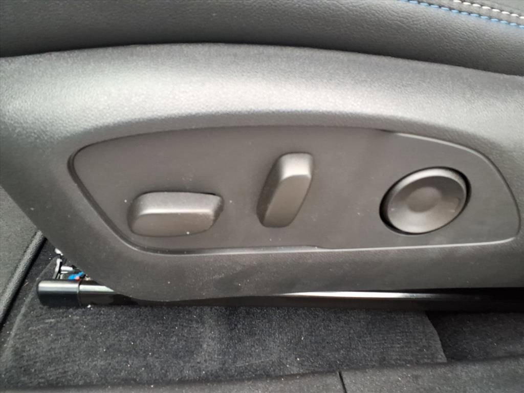 New 2026 Chevrolet Equinox EV LT image 11