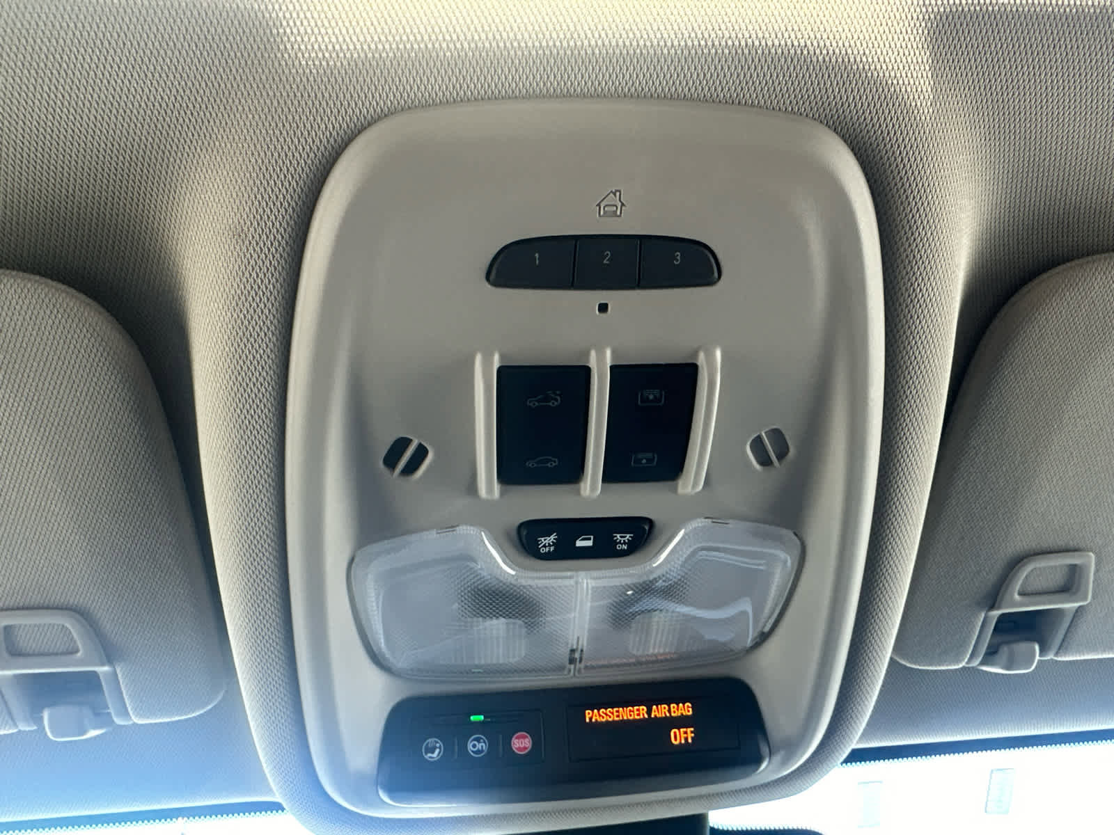 Used 2025 Buick Encore GX Avenir w/ Avenir Technology Package image 27