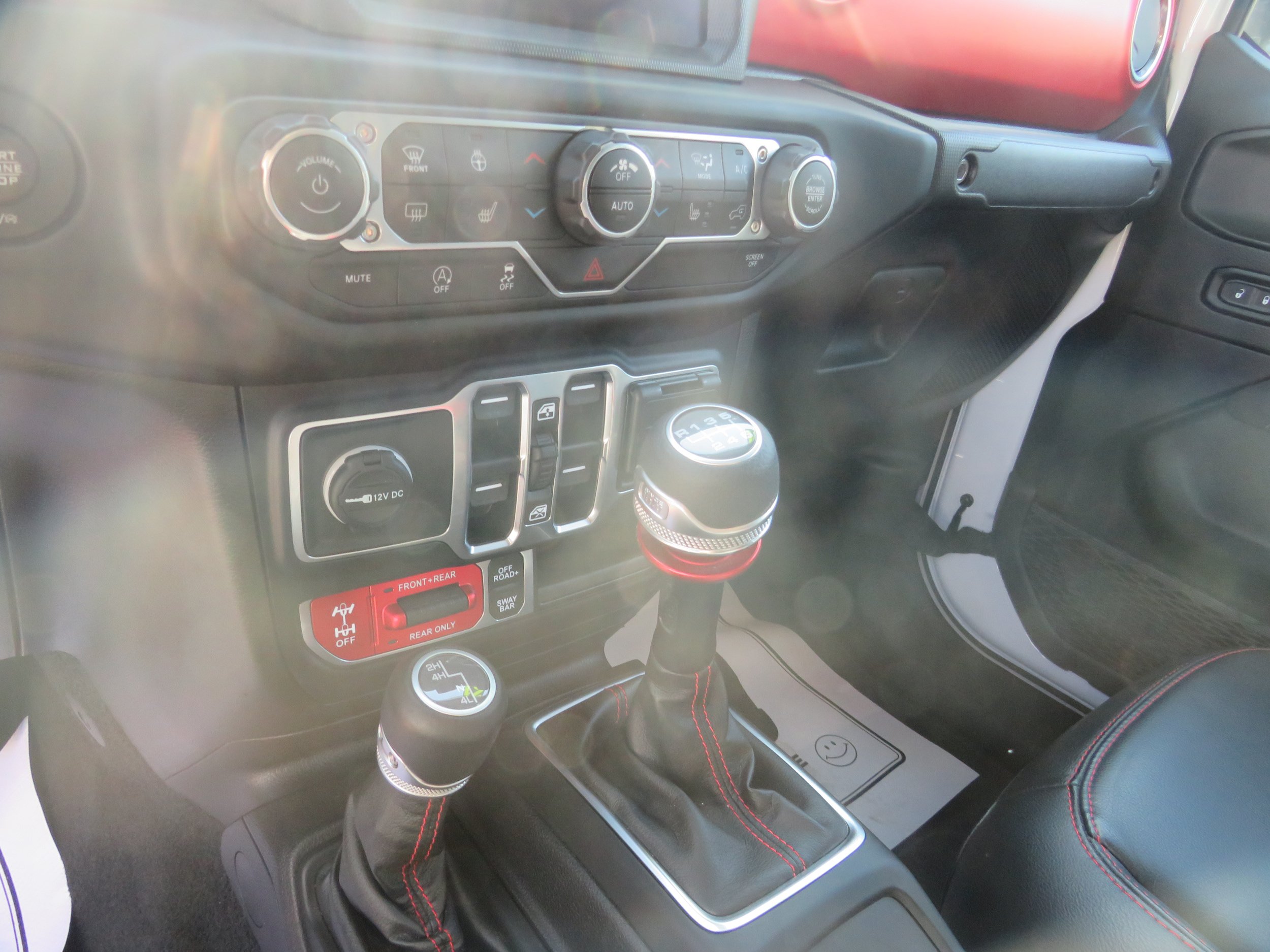 Used 2021 Jeep Gladiator Rubicon AWD/4WD image 10
