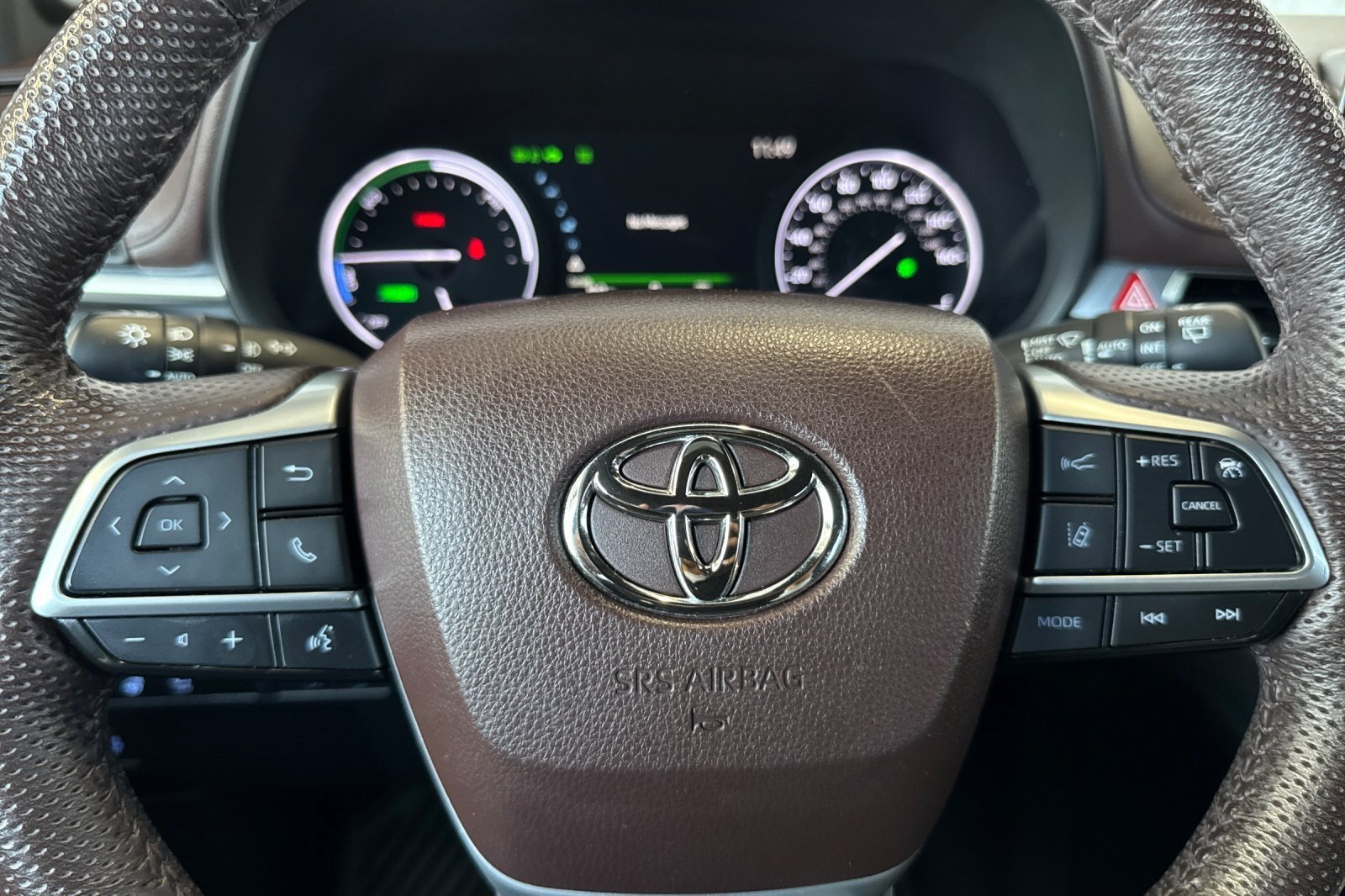 Certified 2023 Toyota Sienna Platinum FWD image 24