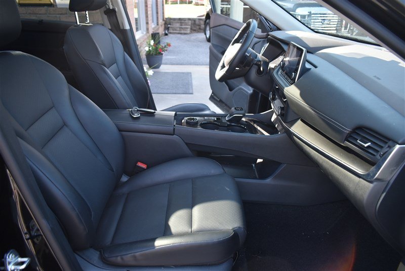 Used 2023 Nissan Rogue SV w/ SV Premium B Package AWD/4WD image 31