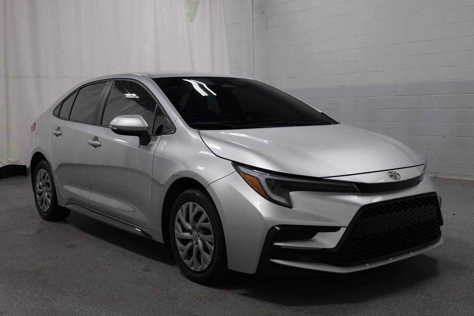 Used 2023 Toyota Corolla SE image 13