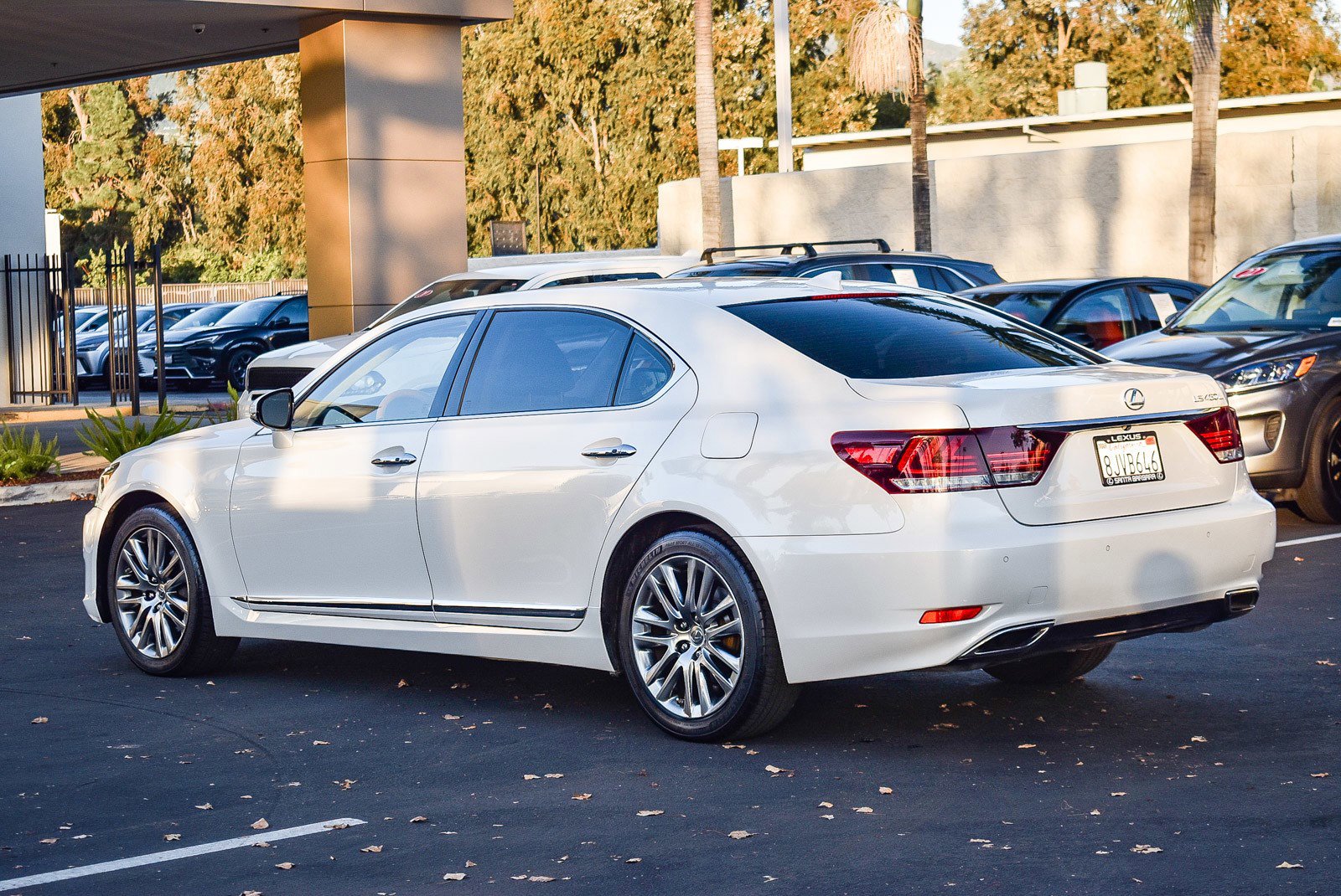 Used 2015 Lexus LS 460 L image 4
