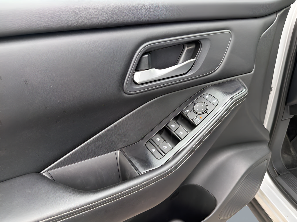 Certified 2024 Nissan Rogue SV AWD/4WD image 41