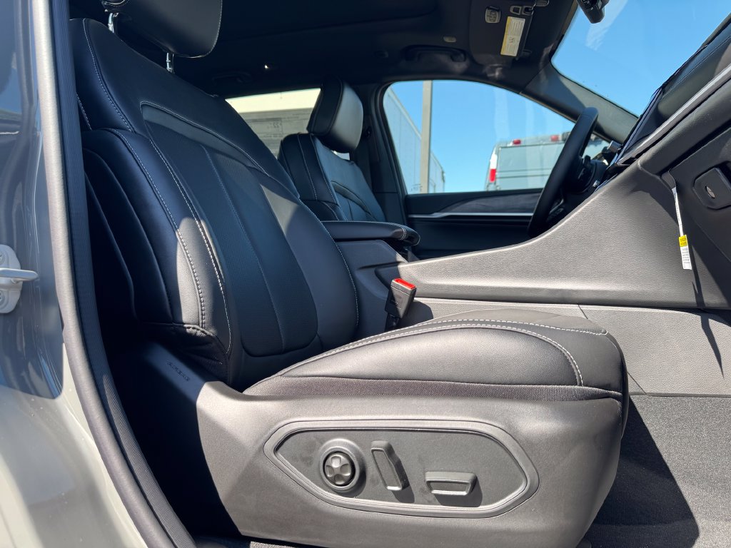 New 2027 Jeep Grand Cherokee Limited AWD/4WD image 10