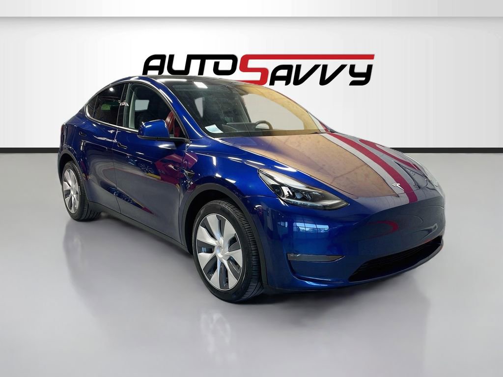 Used 2023 Tesla Model Y Long Range AWD/4WD image 1