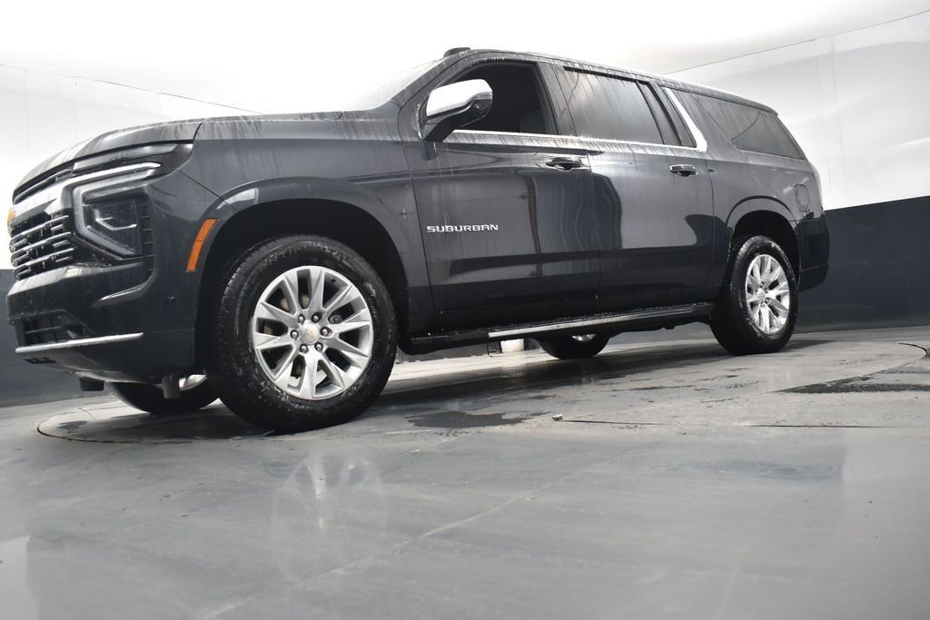 Used 2025 Chevrolet Suburban Premier image 24