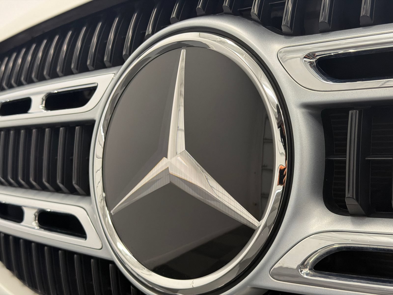 Used 2025 Mercedes-Benz GLE 350 4MATIC image 13