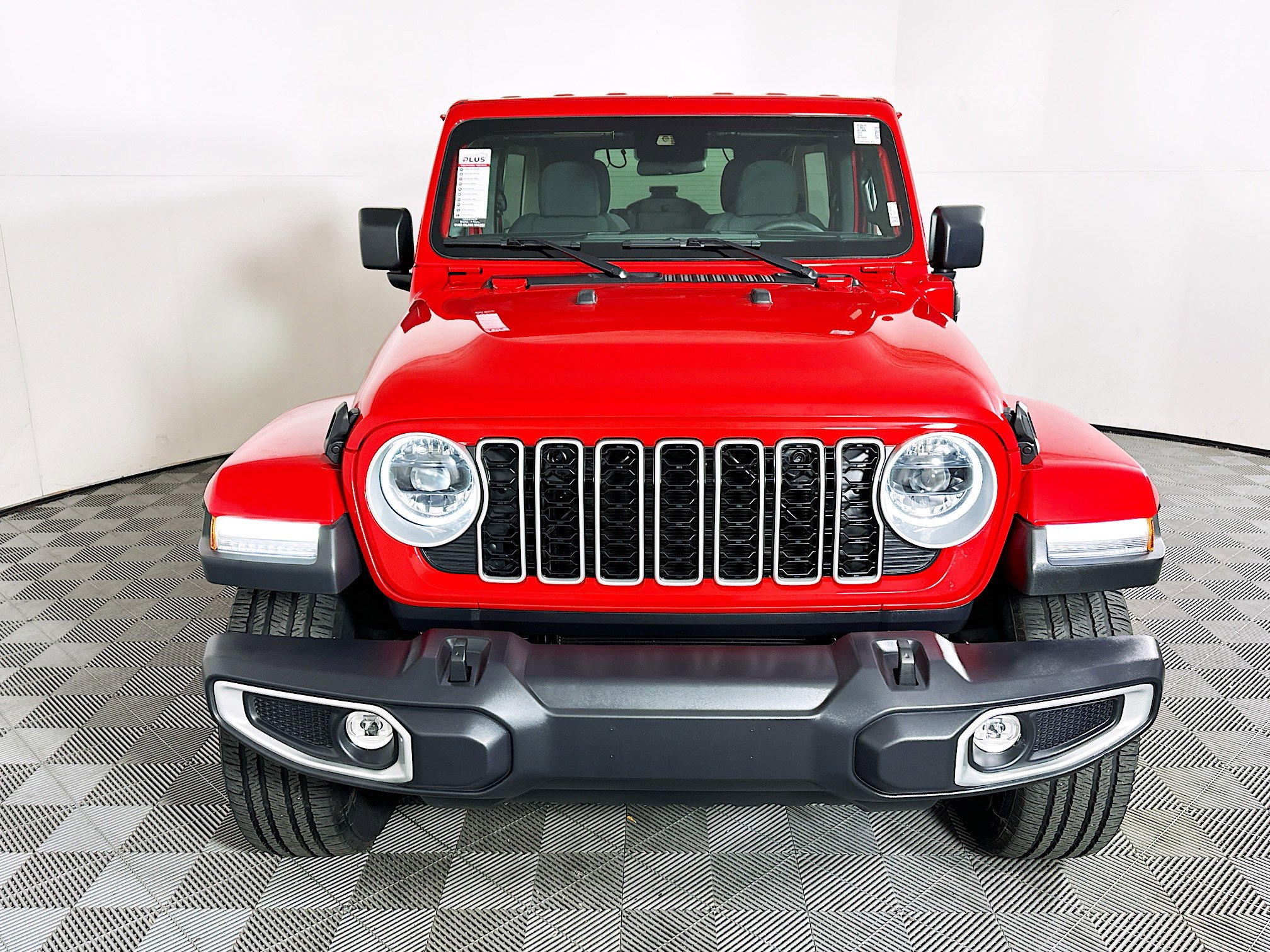 Used 2025 Jeep Wrangler Sahara image 8