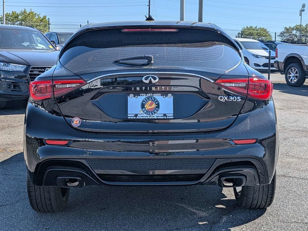 Used 2017 INFINITI QX30 Sport w/ Sport Leather Package FWD image 6