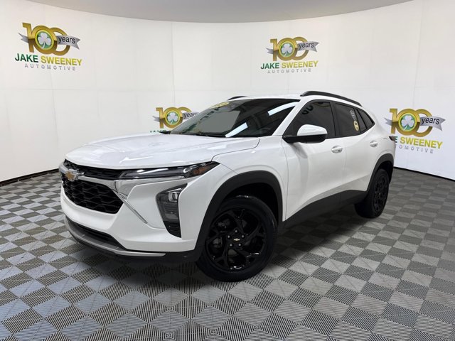 Used 2025 Chevrolet Trax LT w/ Driver Confidence Package FWD image 4