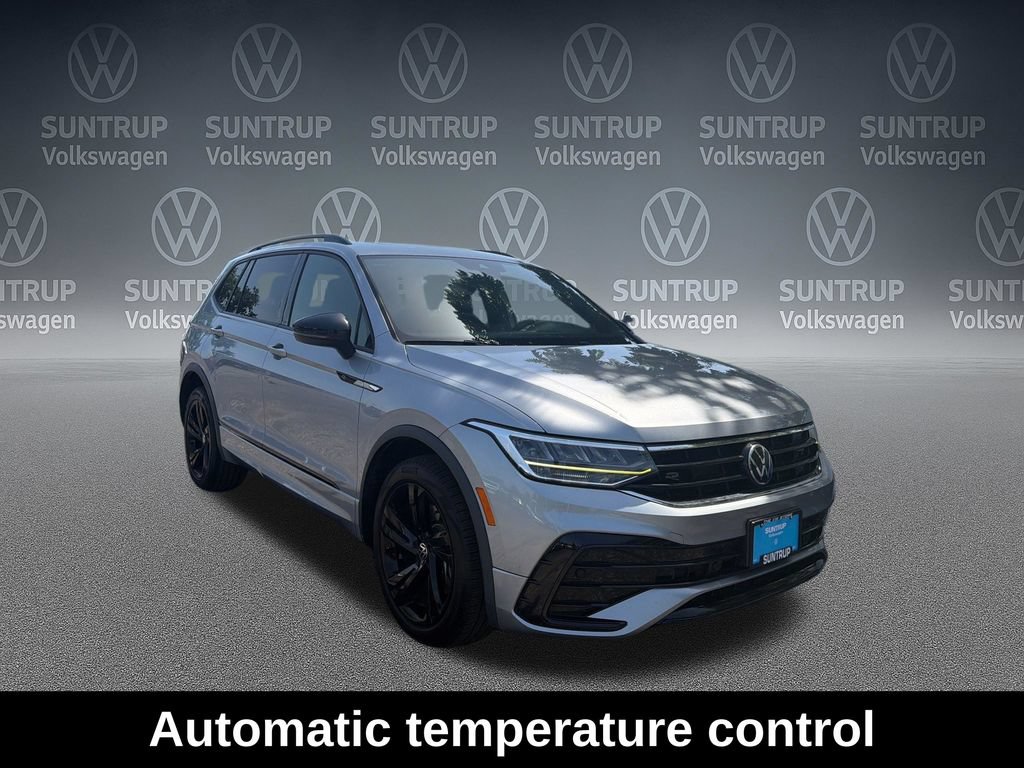 Used 2023 Volkswagen Tiguan SE R-Line FWD image 9