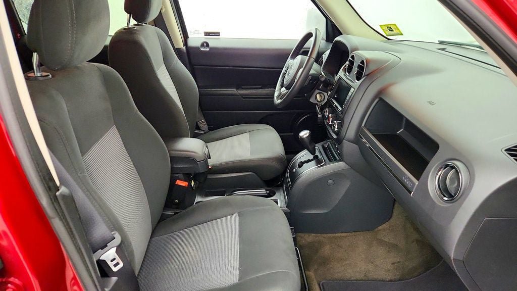 Used 2017 Jeep Patriot Latitude FWD image 22