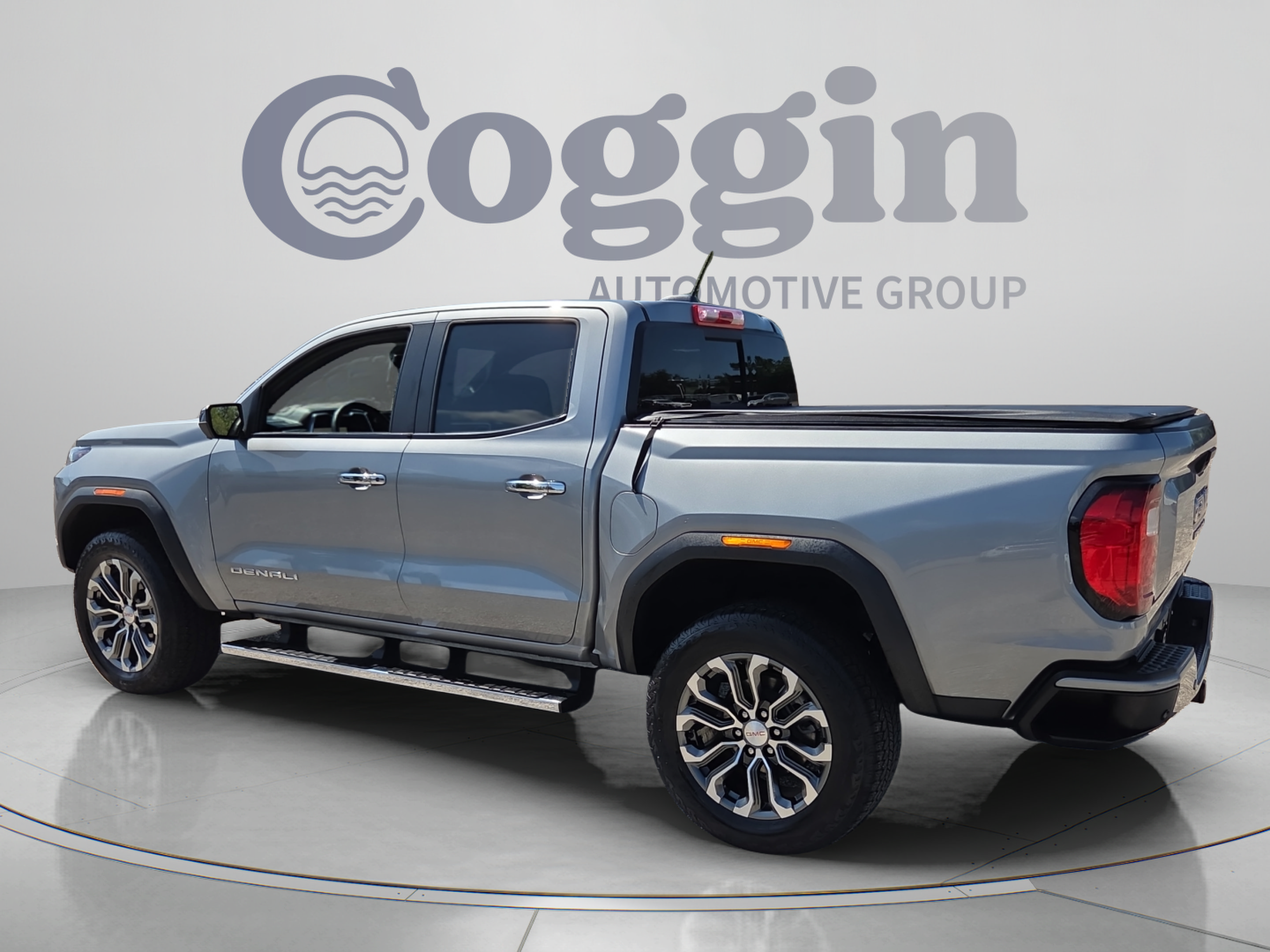 Used 2023 GMC Canyon Denali AWD/4WD image 3