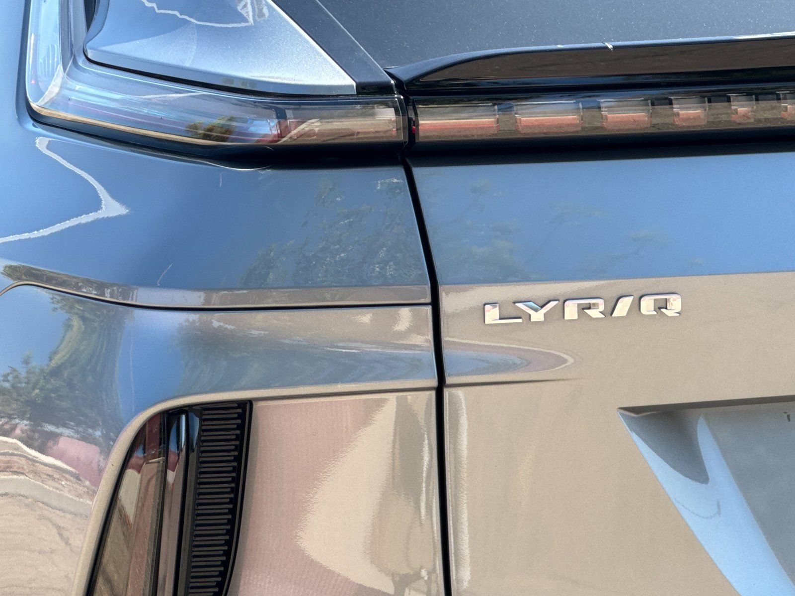 Used 2024 Cadillac Lyriq Sport RWD image 39