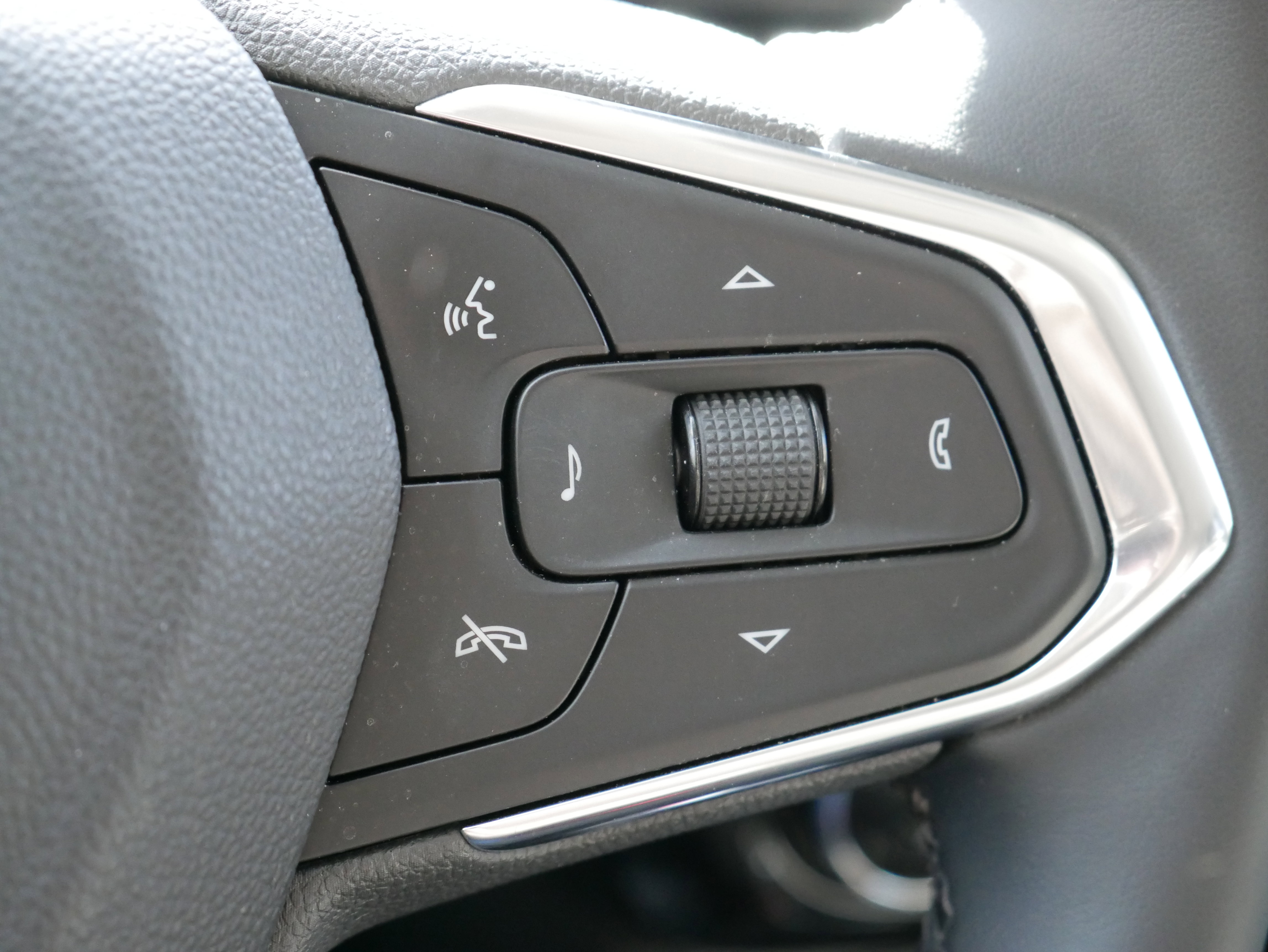 Certified 2024 Chevrolet TrailBlazer LT w/ Convenience Package image 24