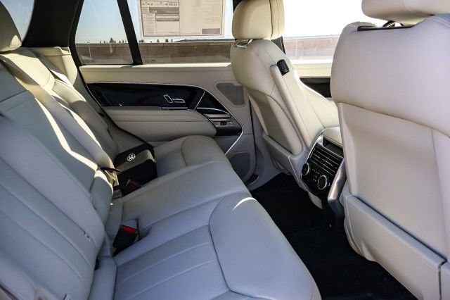 New 2025 Land Rover Range Rover SE image 13