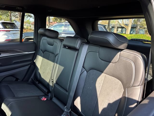 New 2026 Jeep Grand Cherokee Altitude AWD/4WD image 8
