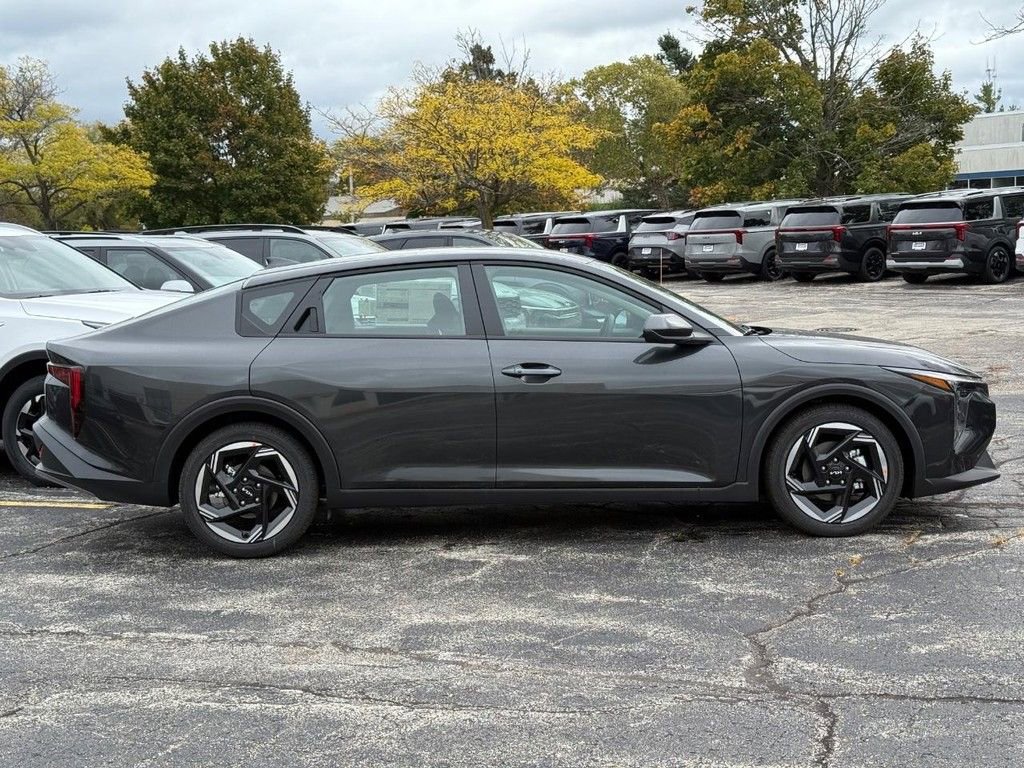 Used 2025 Kia K4 EX video 2