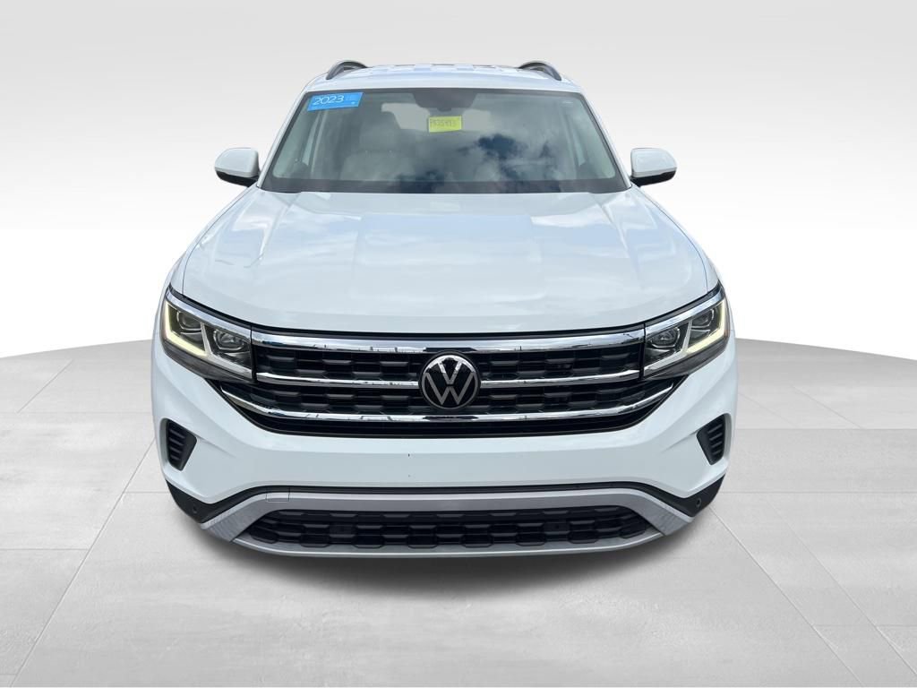 Used 2023 Volkswagen Atlas SE w/ Black Wheel Package image 3