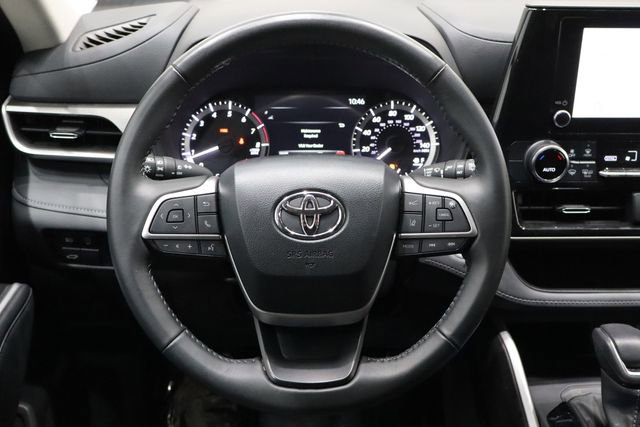 Used 2024 Toyota Highlander LE image 21