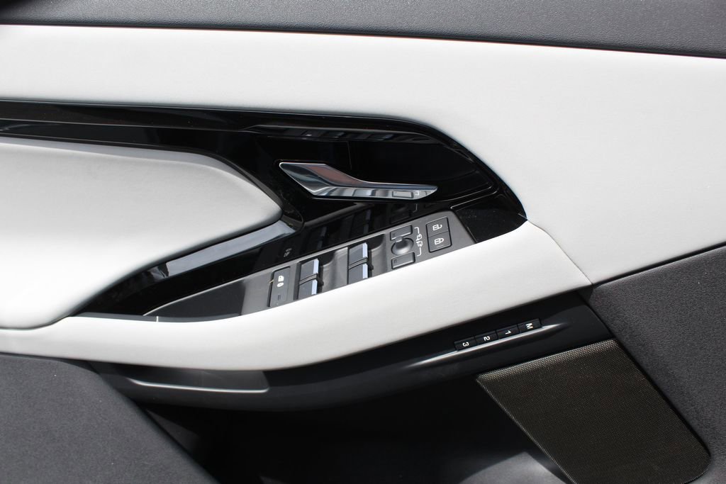 Used 2026 Land Rover Range Rover Evoque S AWD/4WD image 17