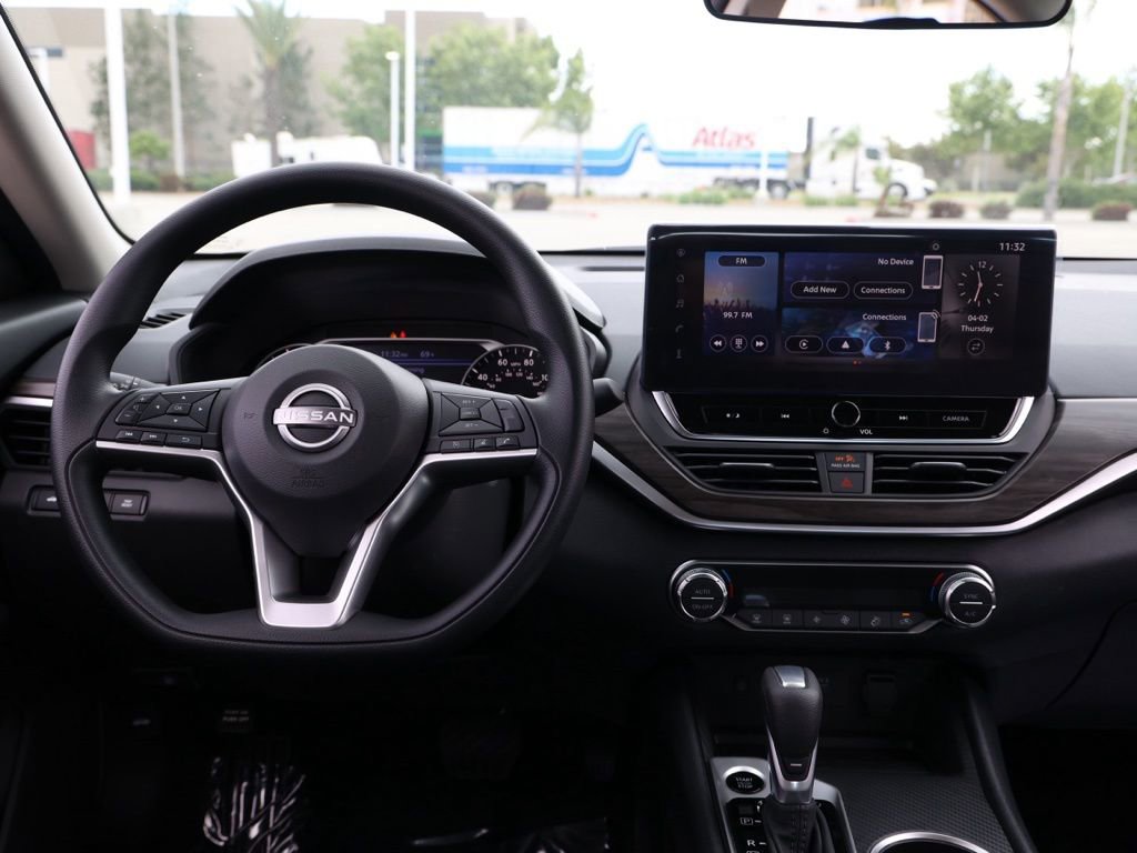 New 2026 Nissan Altima 2.5 SV image 21