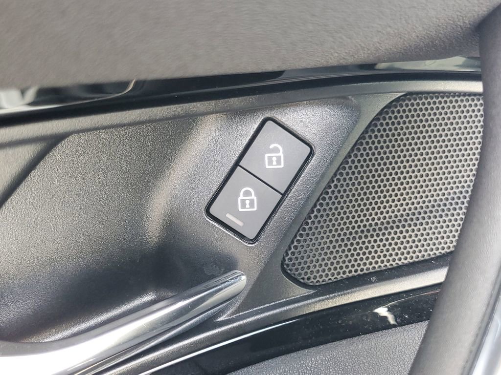 Used 2025 Land Rover Discovery Sport S image 13