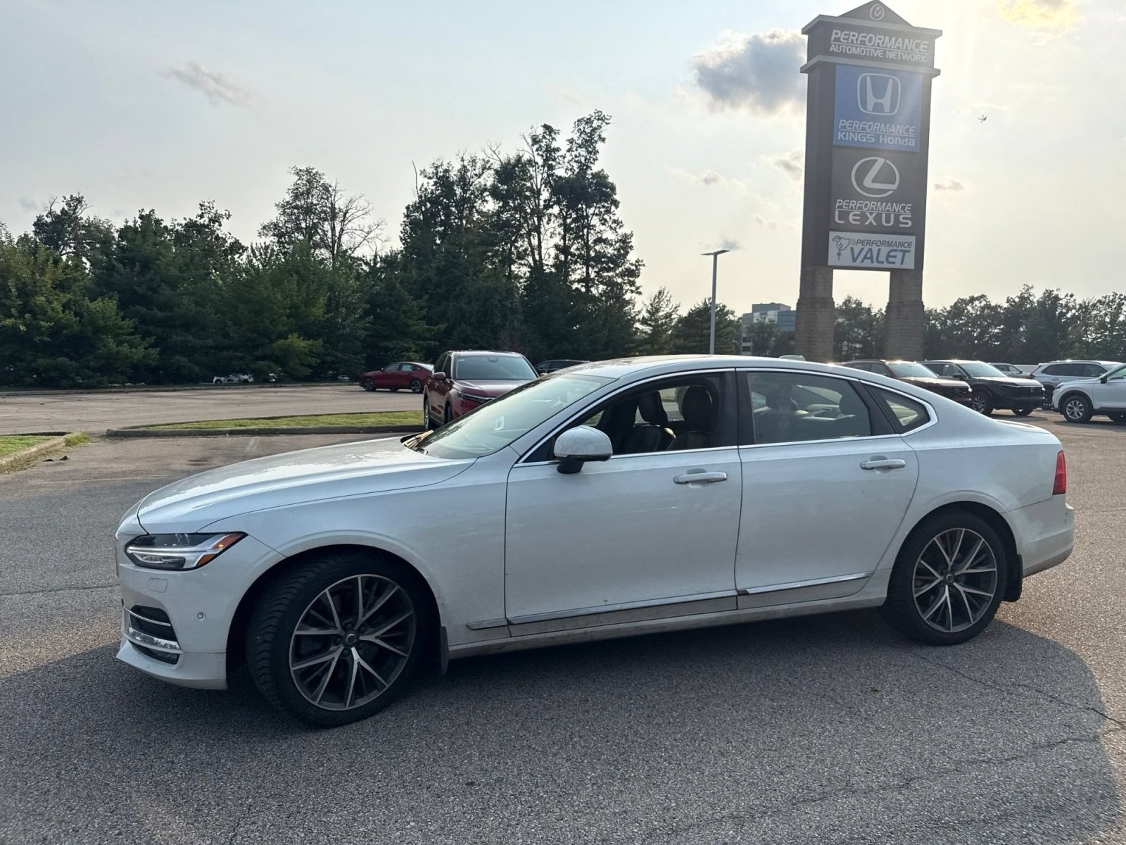 Used 2017 Volvo S90 T6 Inscription w/ Vision Package AWD/4WD image 15