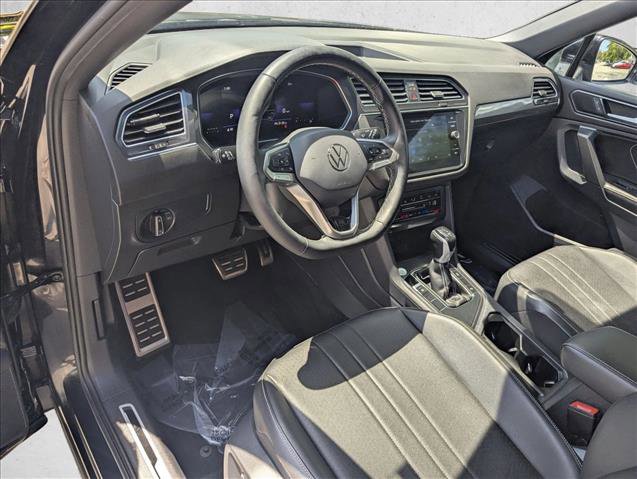 Used 2023 Volkswagen Tiguan SE R-Line image 10