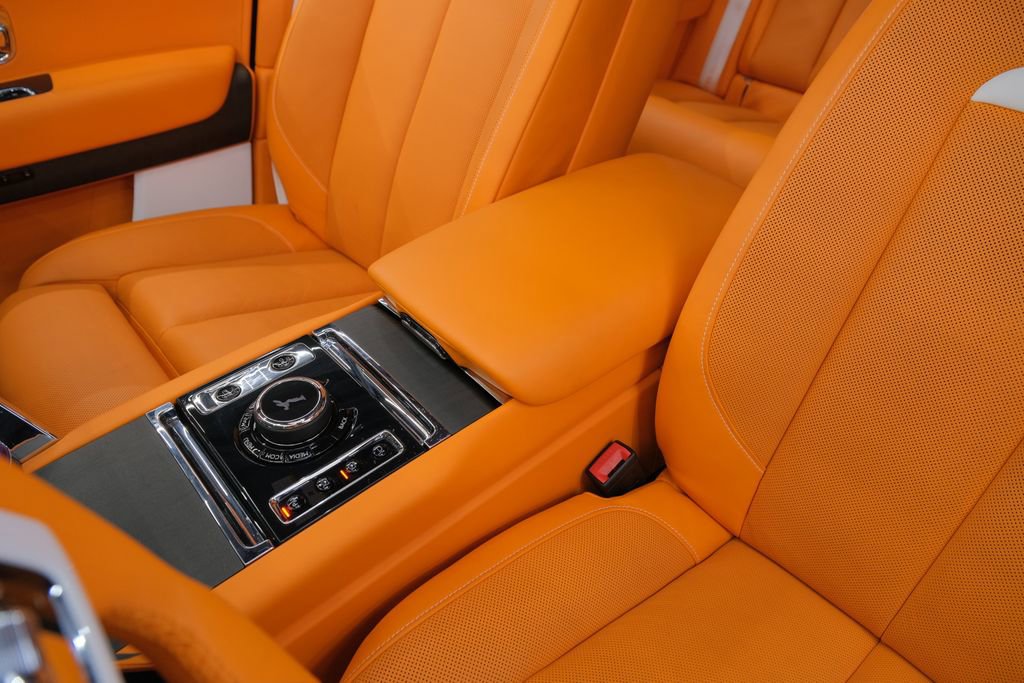 Used 2024 Rolls-Royce Cullinan image 38