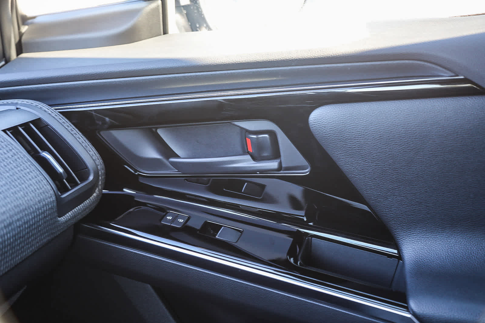 Used 2023 Toyota bZ4X Limited image 21