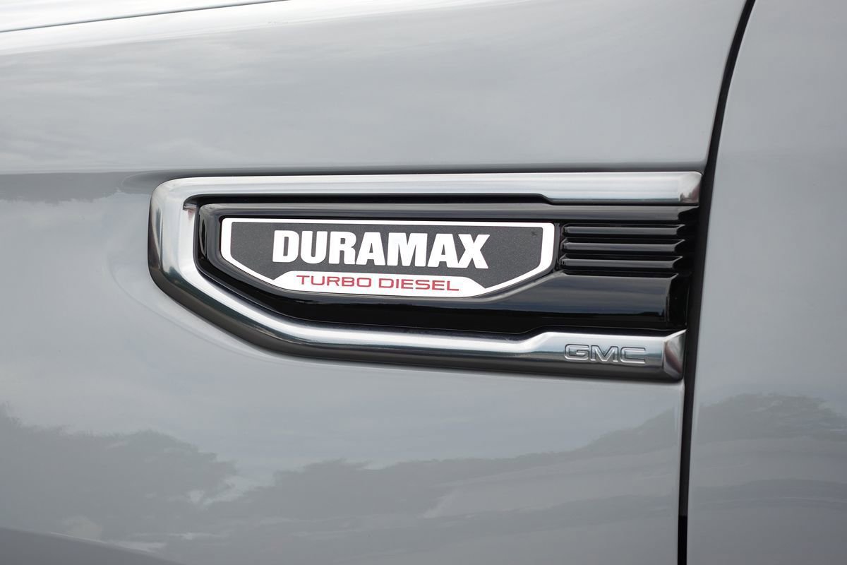 Used 2025 GMC Sierra 1500 AT4 w/ Technology Package AWD/4WD image 16