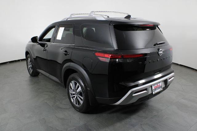 Certified 2023 Nissan Pathfinder SL w/ Black Appearance Package FWD image 16