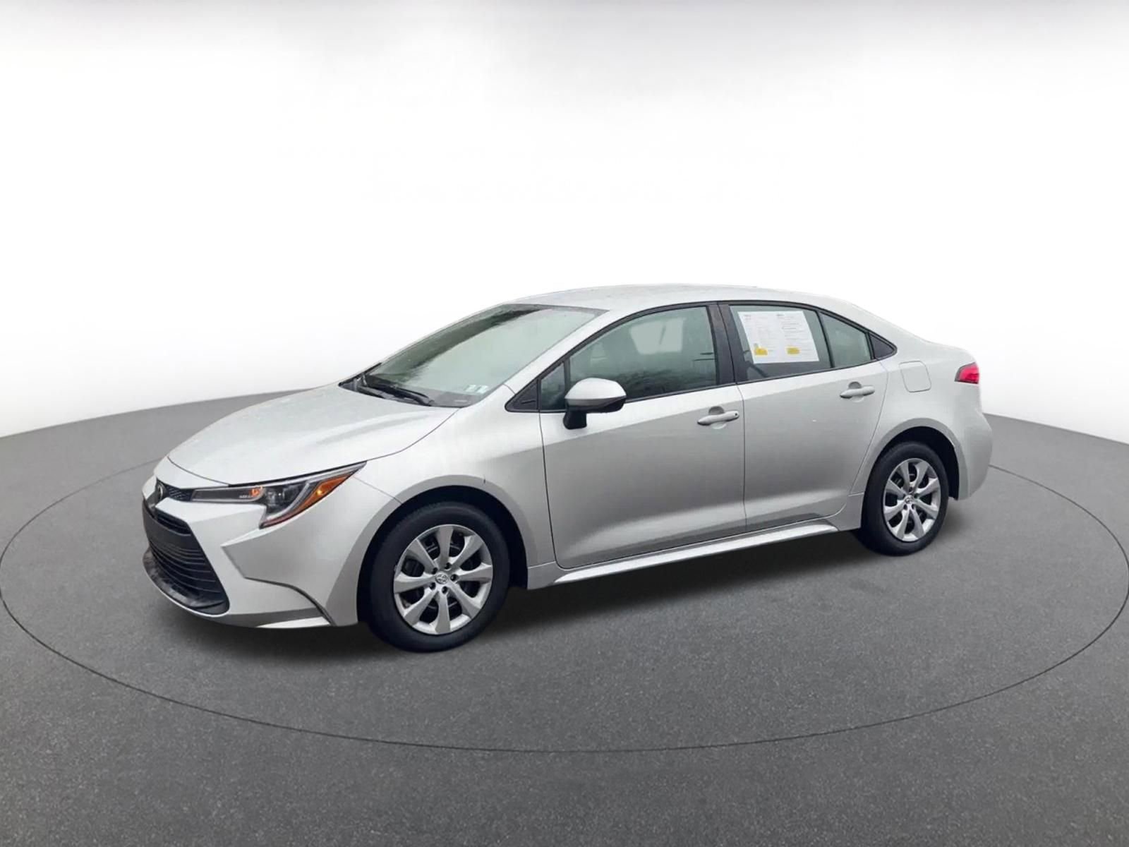 Used 2025 Toyota Corolla LE image 8