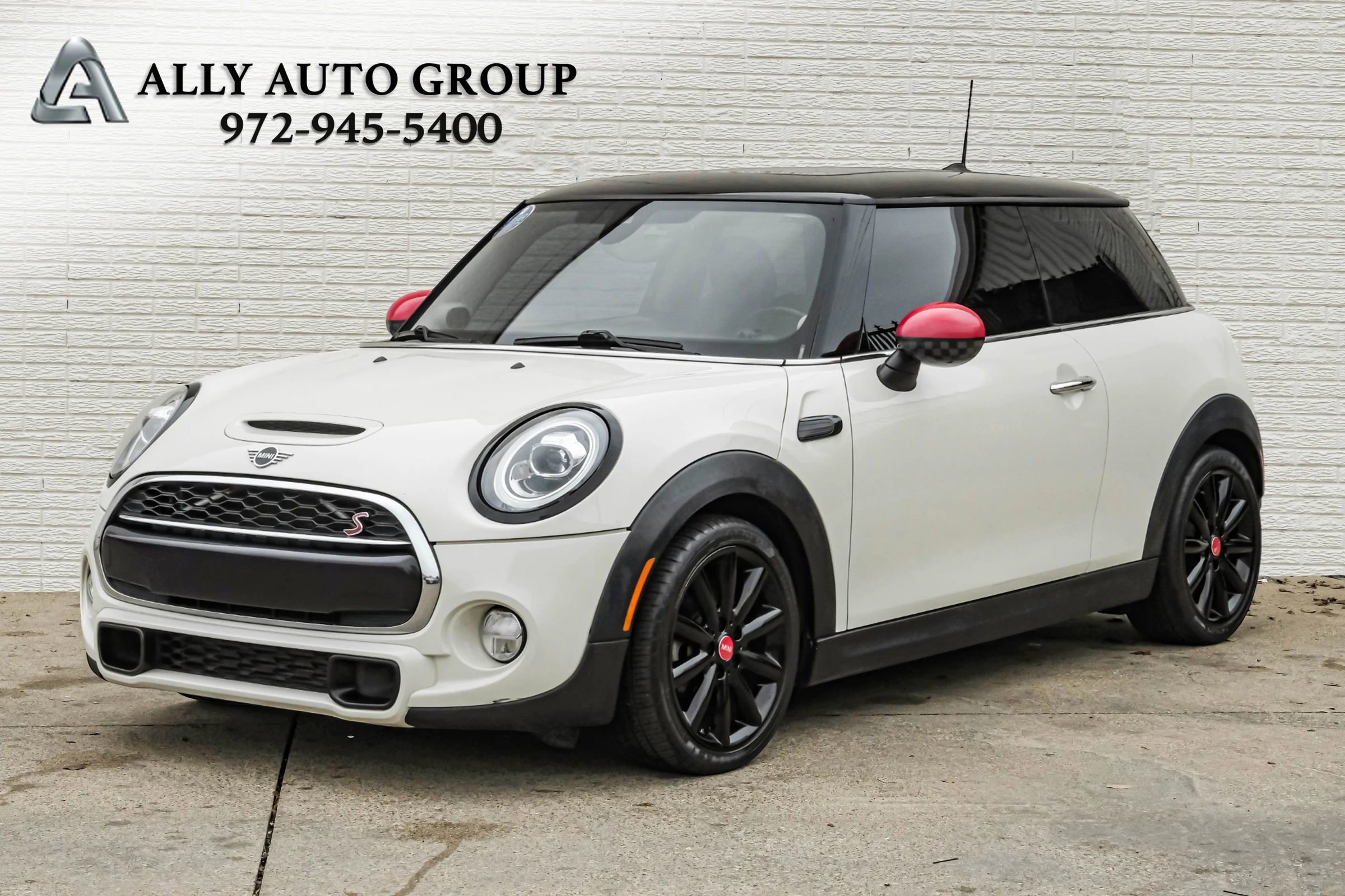 Used 2019 MINI Cooper S w/ Premium Package image 1