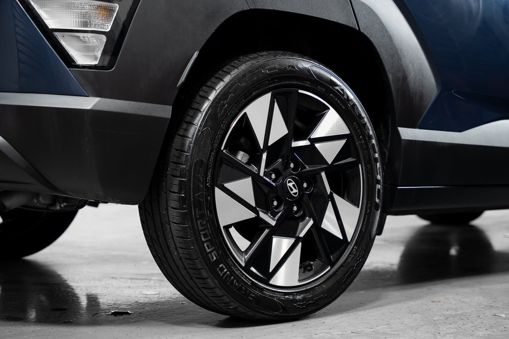 Certified 2025 Hyundai Kona SEL FWD image 8