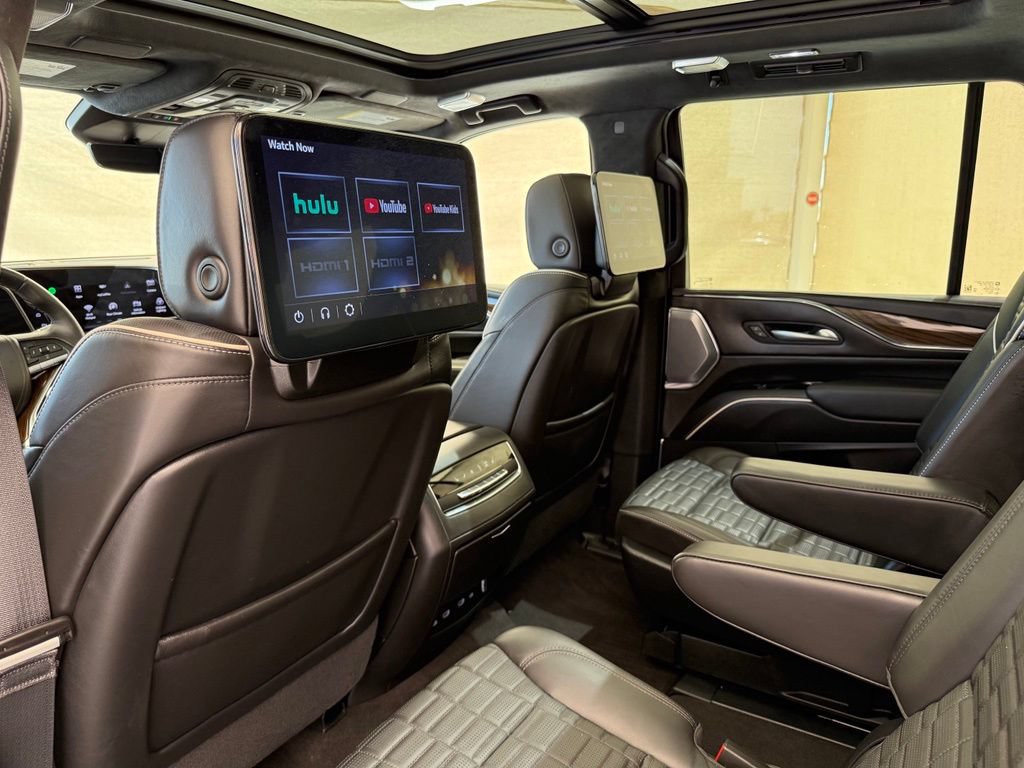 Used 2024 Cadillac Escalade Sport Platinum w/ LPO, ONYX Package AWD/4WD image 21