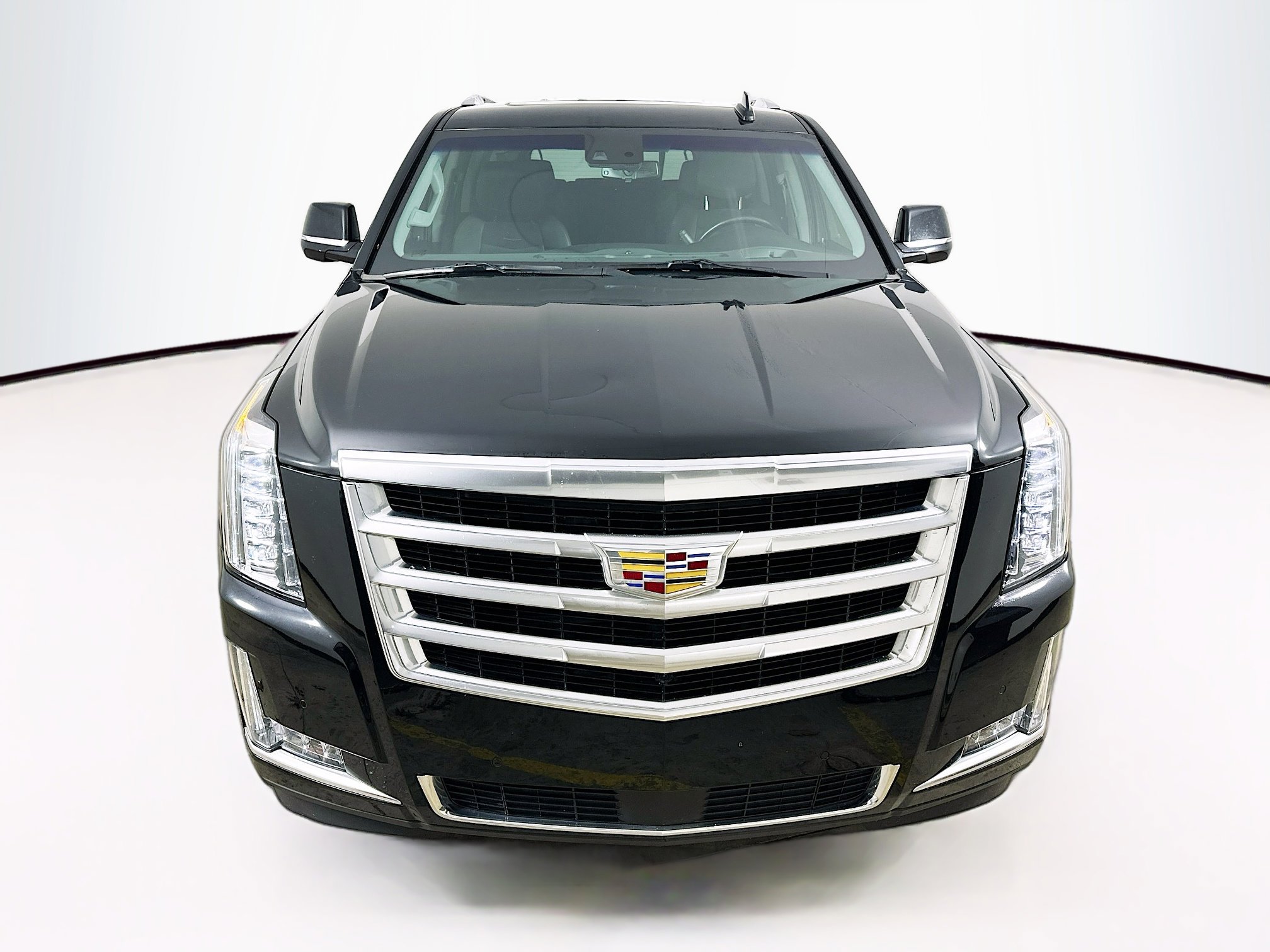 Used 2019 Cadillac Escalade Premium Luxury image 2