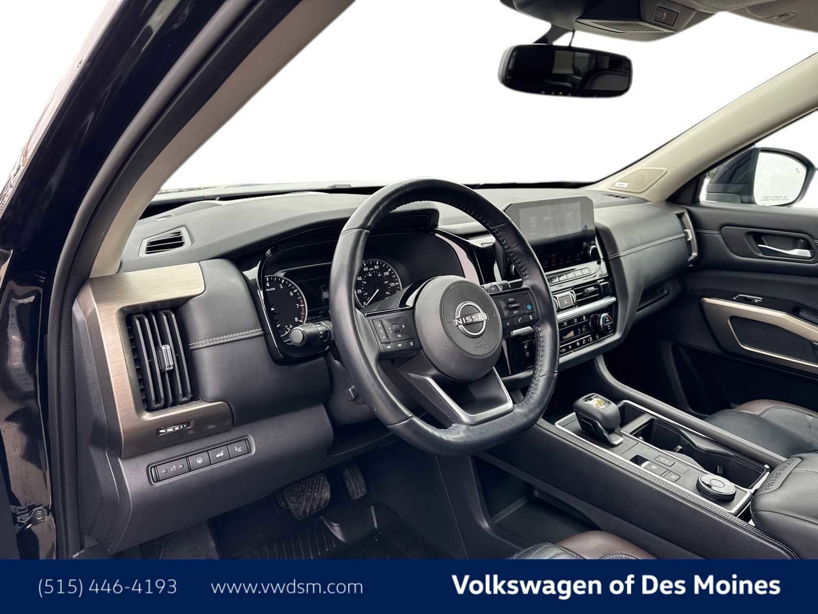 Used 2022 Nissan Pathfinder Platinum w/ Cargo Package image 2