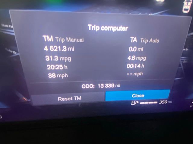 Used 2025 Volvo XC40 B5 Plus AWD/4WD image 17