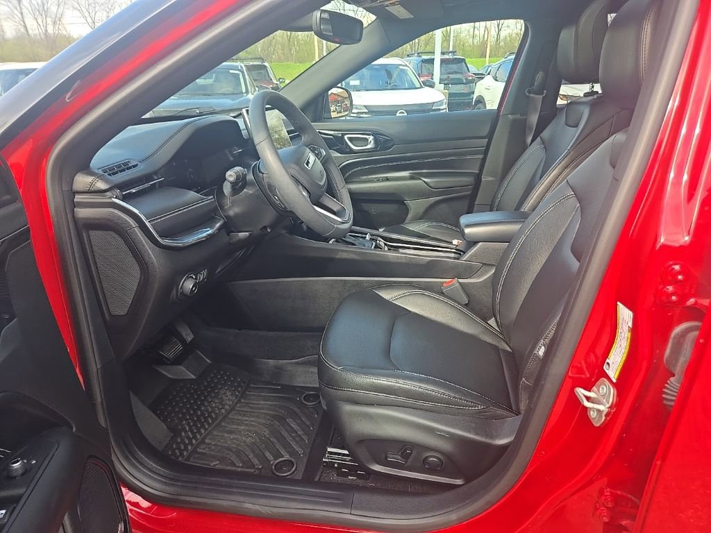 Used 2024 Jeep Compass Limited w/ High Altitude Package image 10