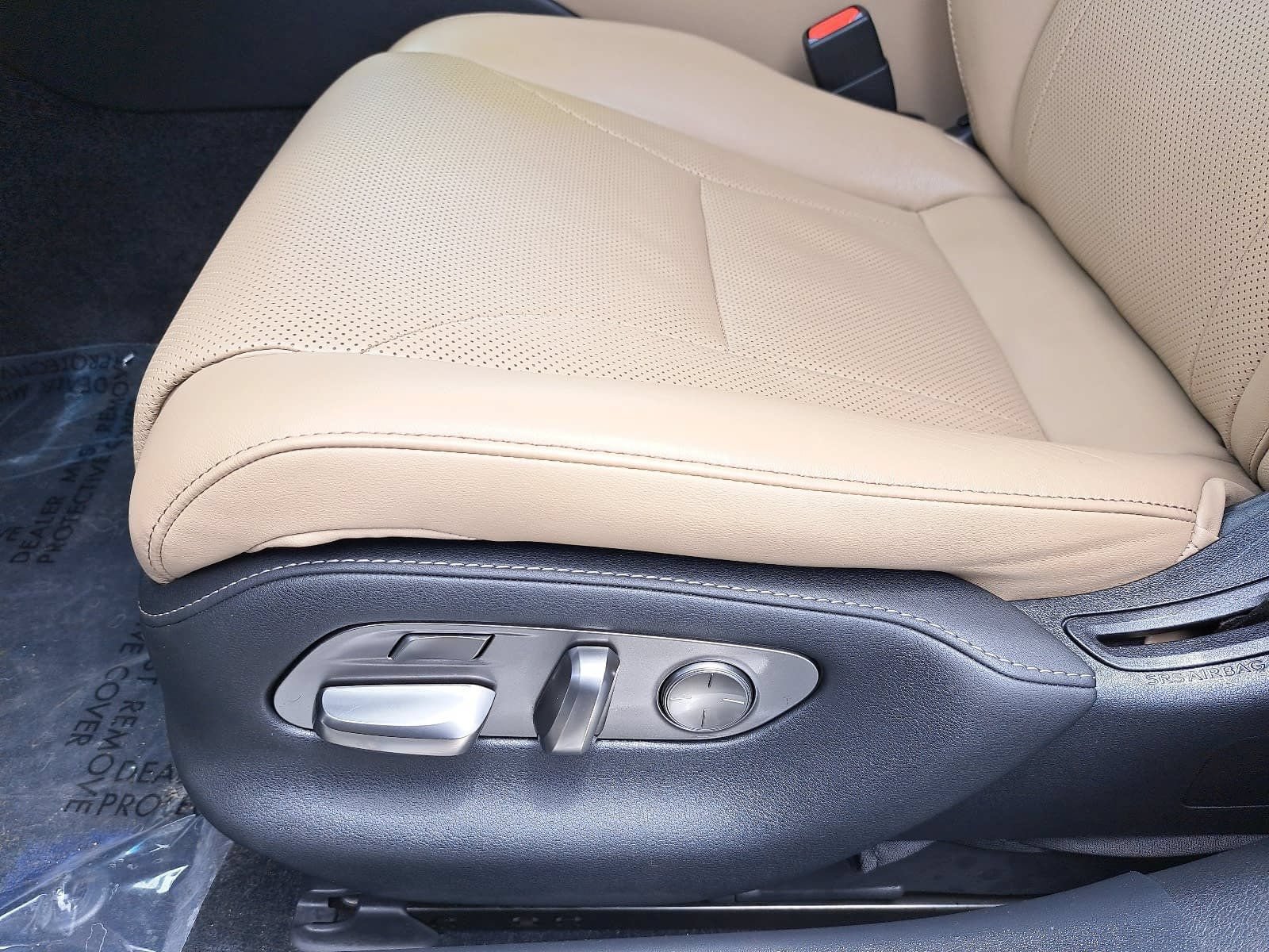 Used 2023 Lexus LS 500 w/ Accessory Package (Z1) RWD image 30
